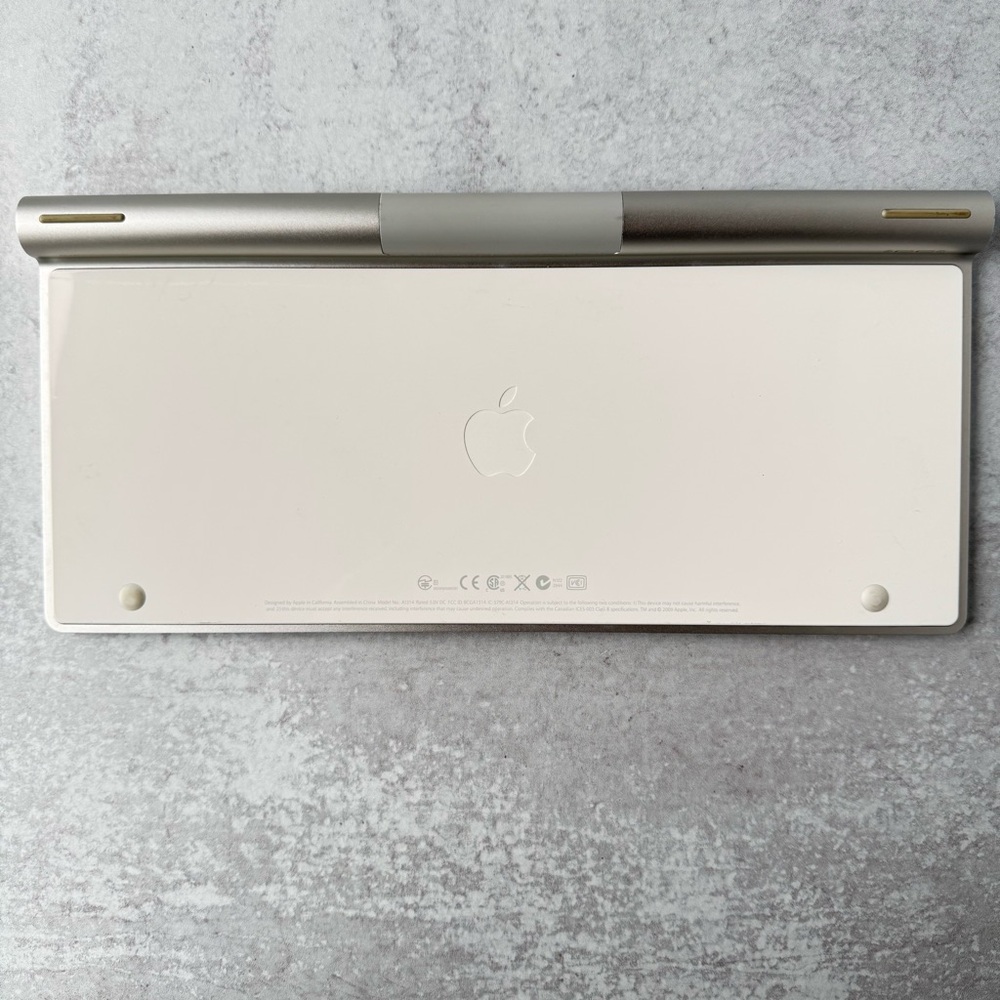 Apple Wireless Keyboard - Picture 3 of 3